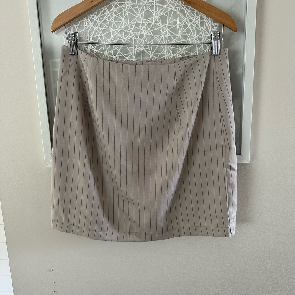 Boohoo Black and White Striped Mini Skirt - Picture 5 of 5